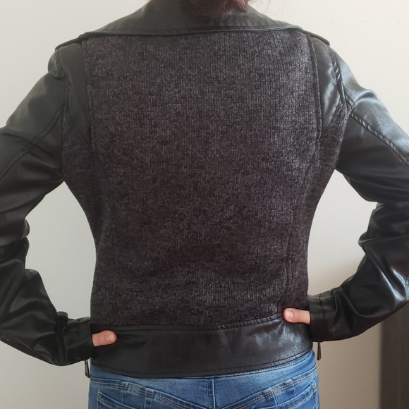 Black Jacket - Picture 4 of 5